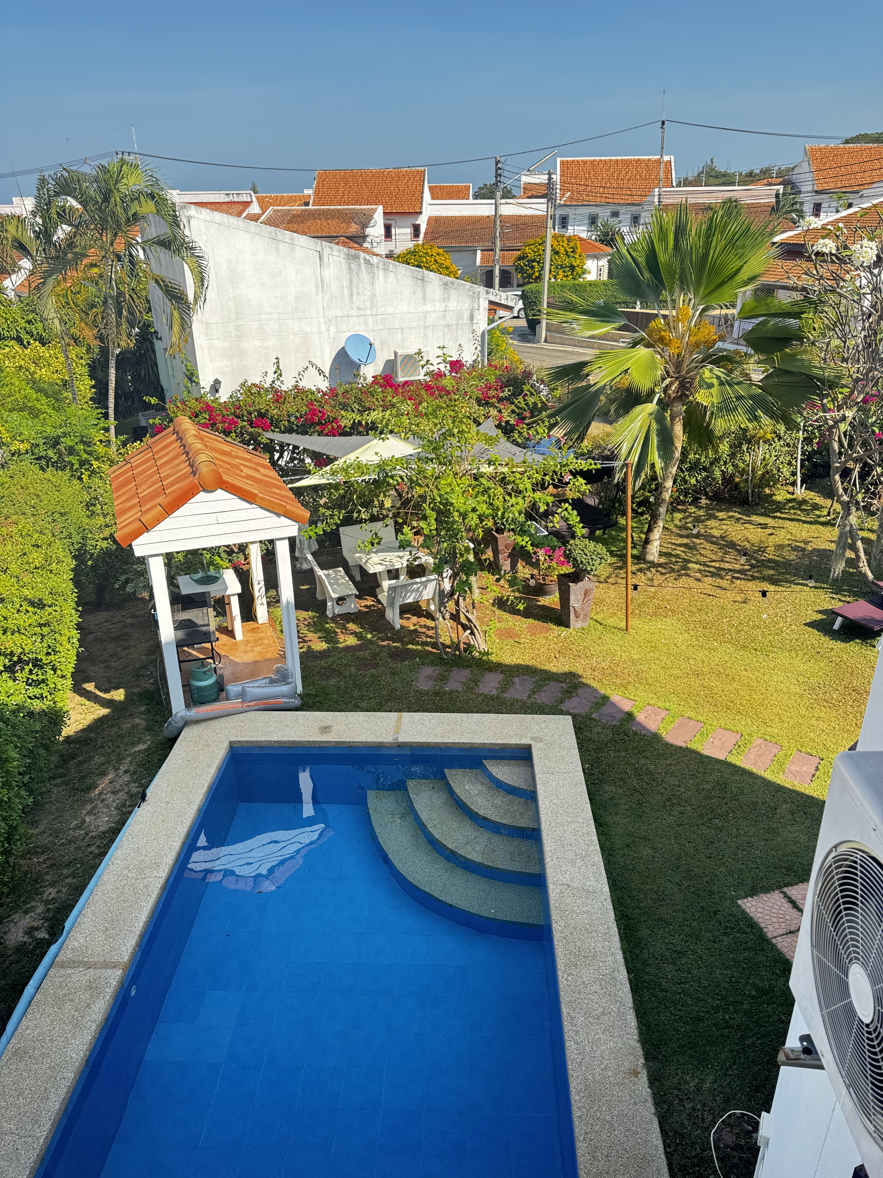 Khao Noi Village