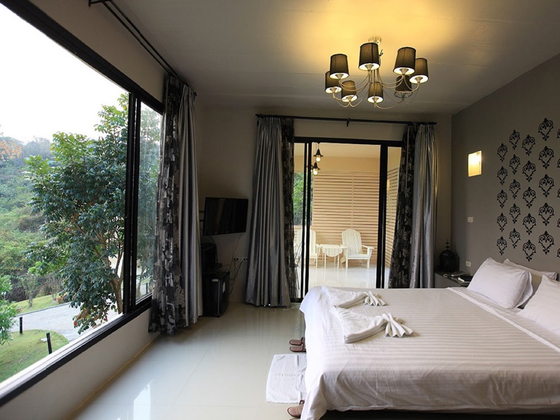 Hi-Scene Resort