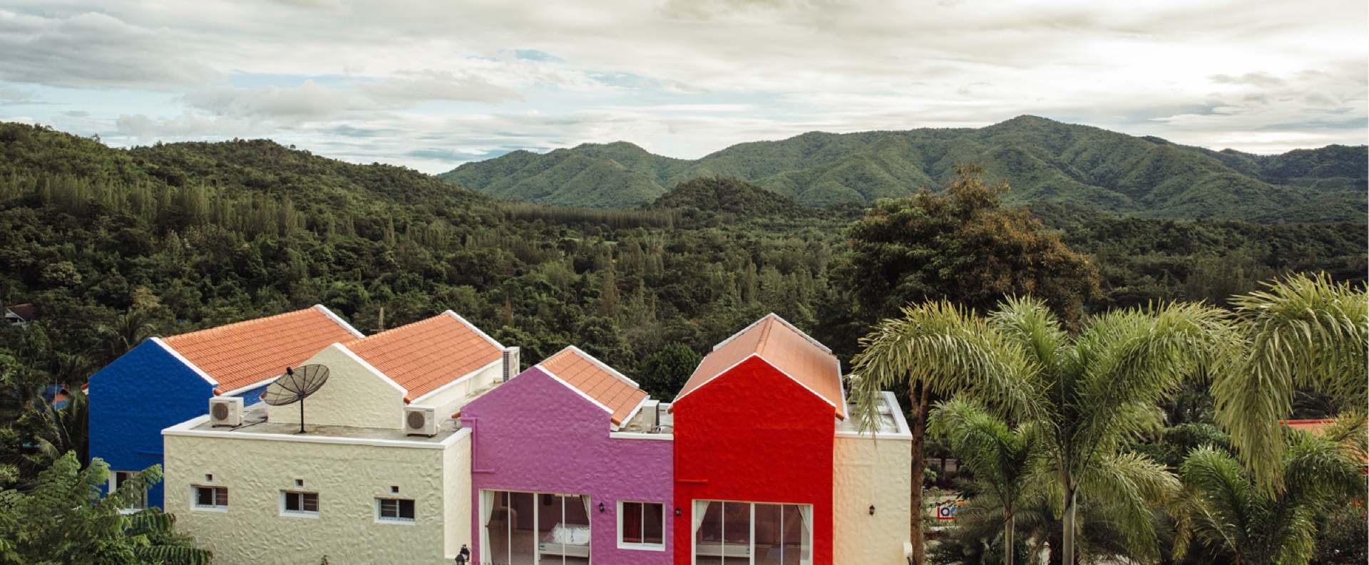 The Location Resort Suan Phueng