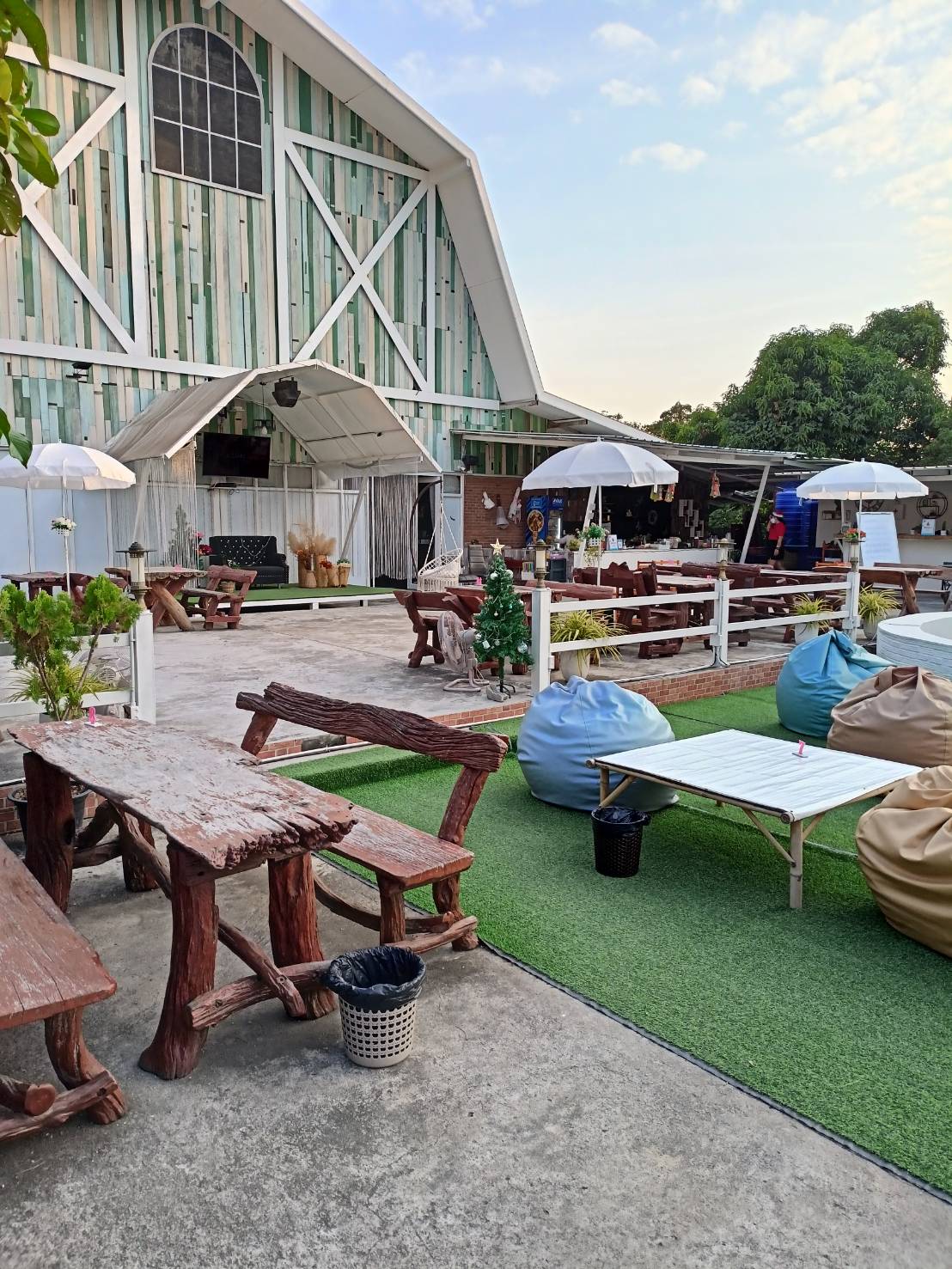 Rayonghouse Resort